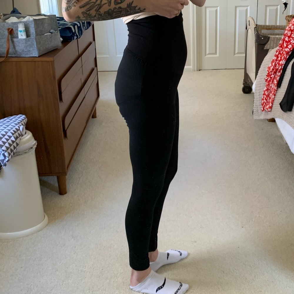 Motherhood Maternity leggings medium stretchy comfy !